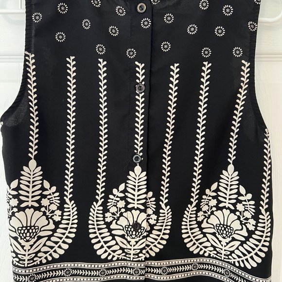 Greek Pattern Tank w/Button Back - Picture 4 of 4